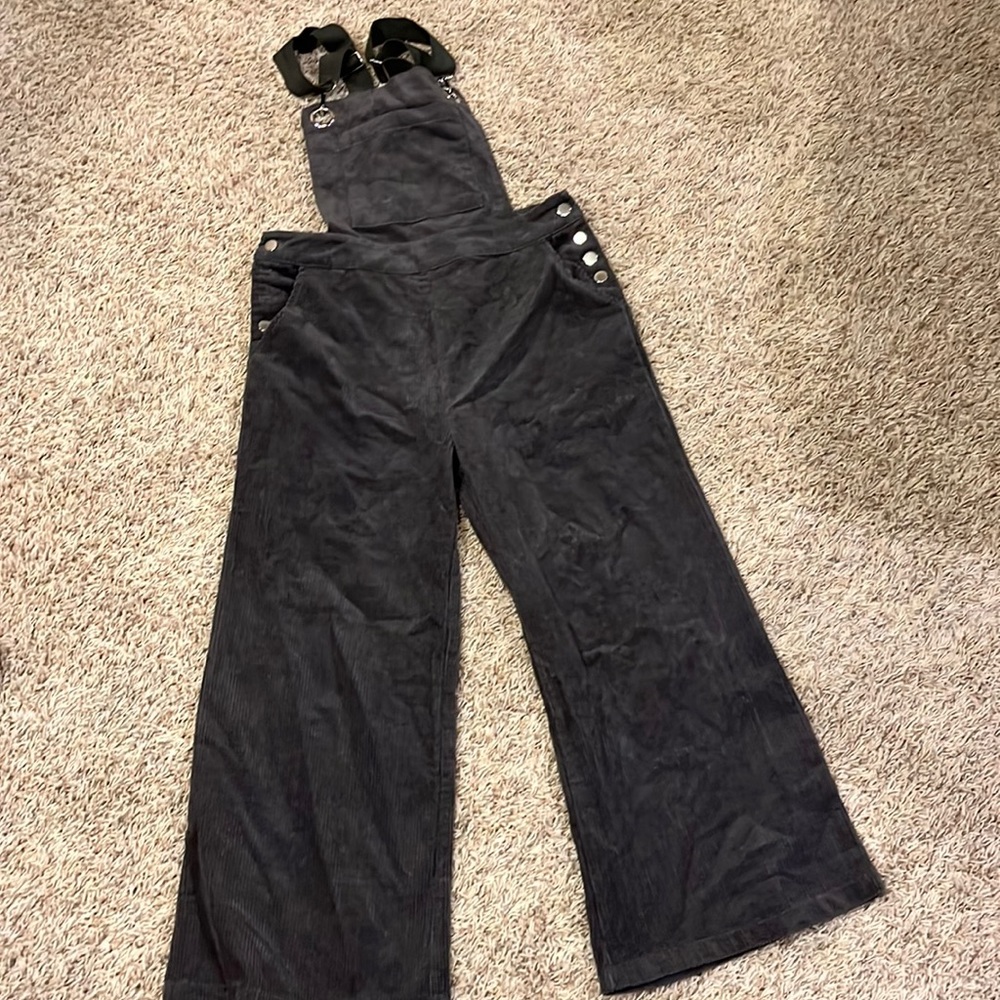 Cropped overalls
